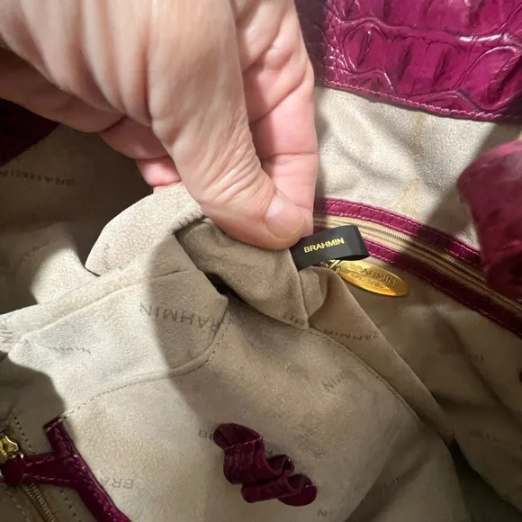 Brahmin Jacqueline Melbourne Croc-Embossed Burgundy Leather Hobo bag. - Picture 12 of 16